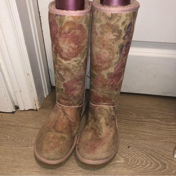 Ugg ladies classic tall boots size 7 - Picture 2 of 7